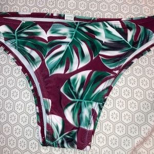 Cute leaf bikini bottoms!
